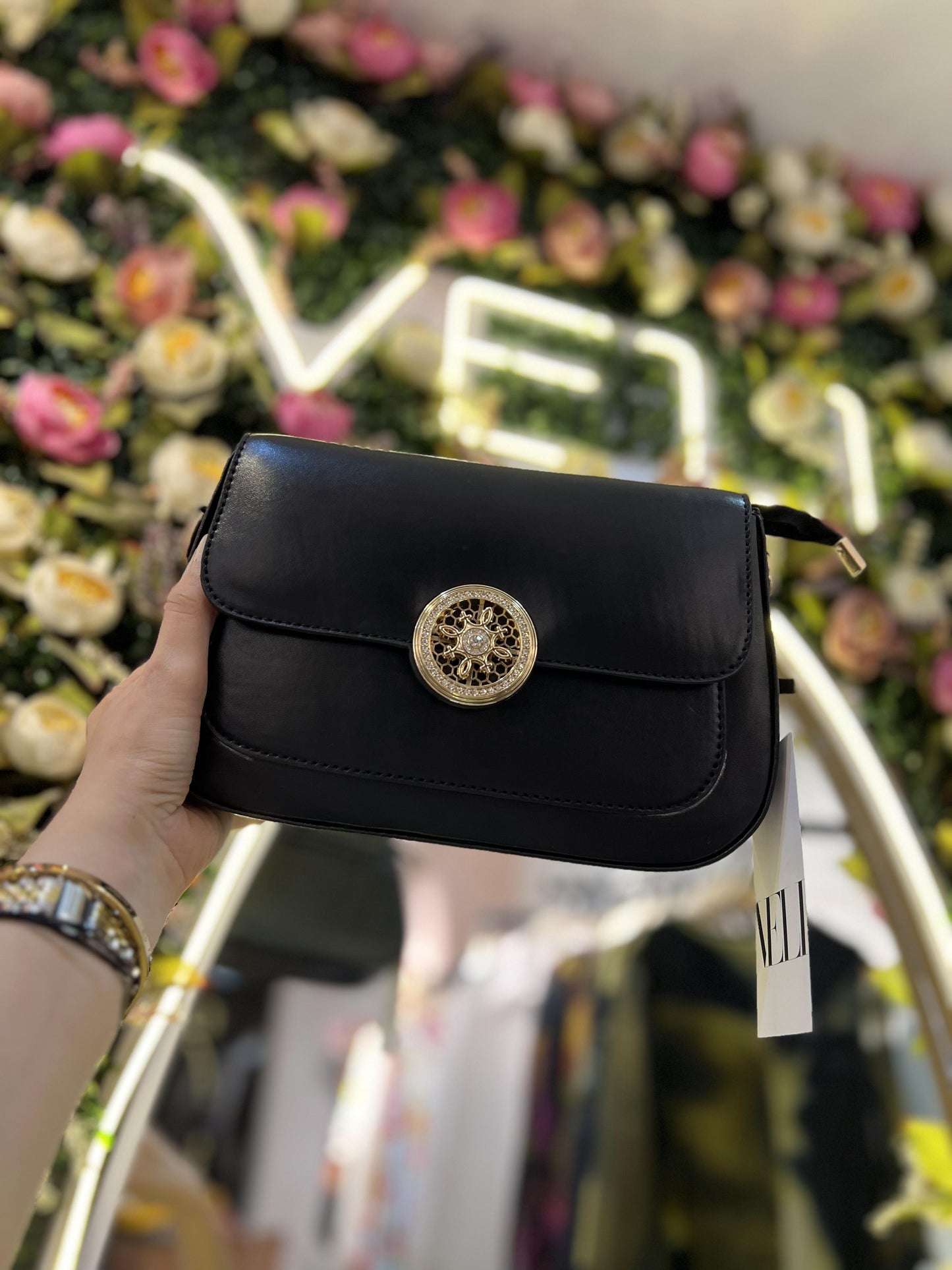 Vr- Black Gold wheel bag