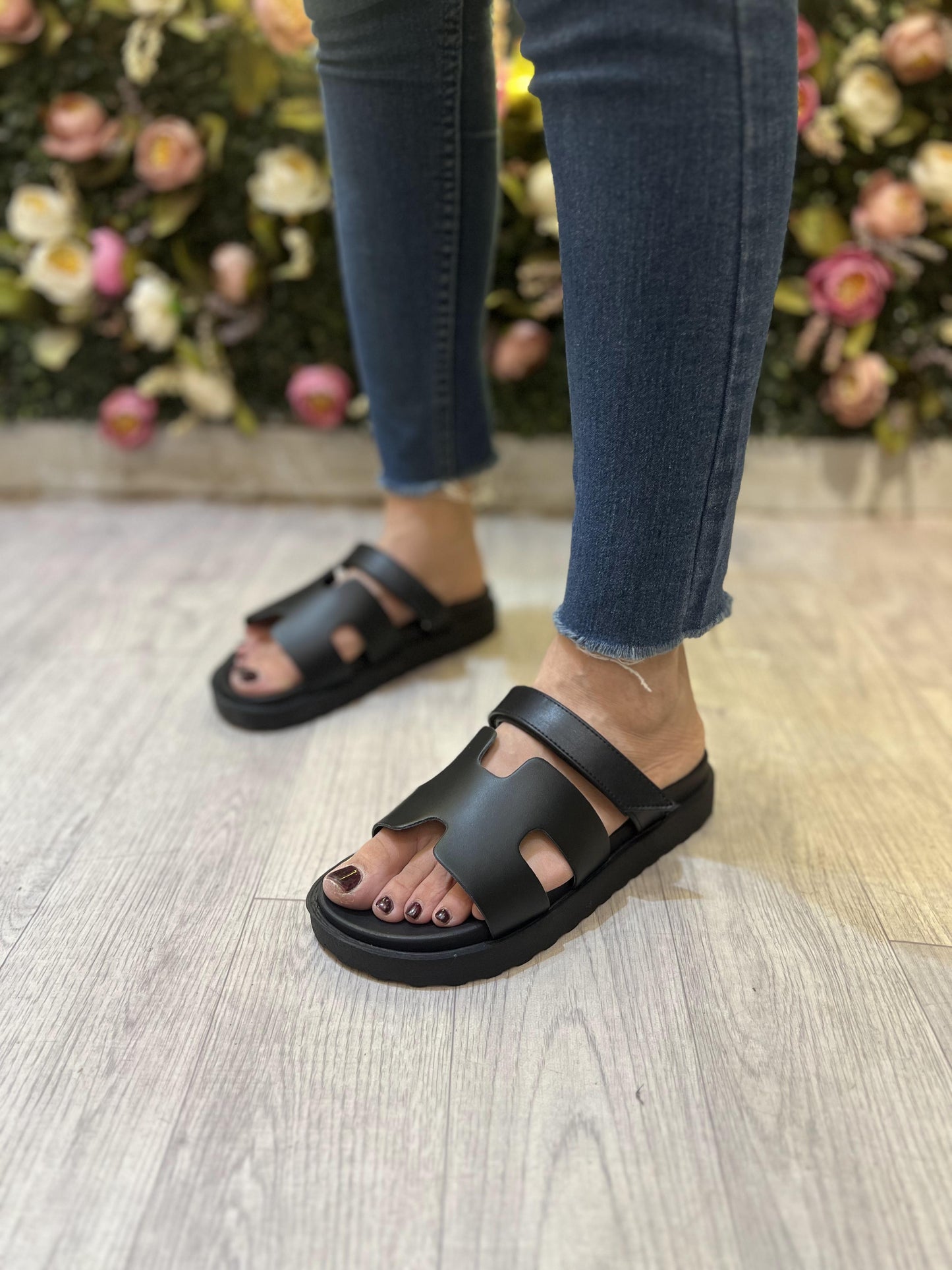 Hermes slipper Black