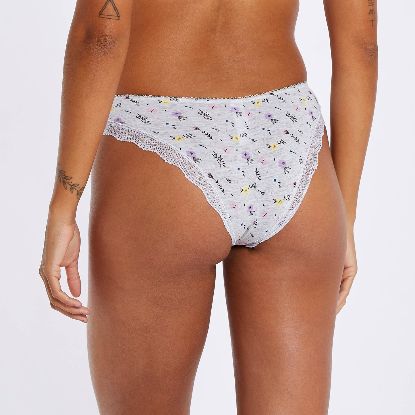 2 panties with dantel