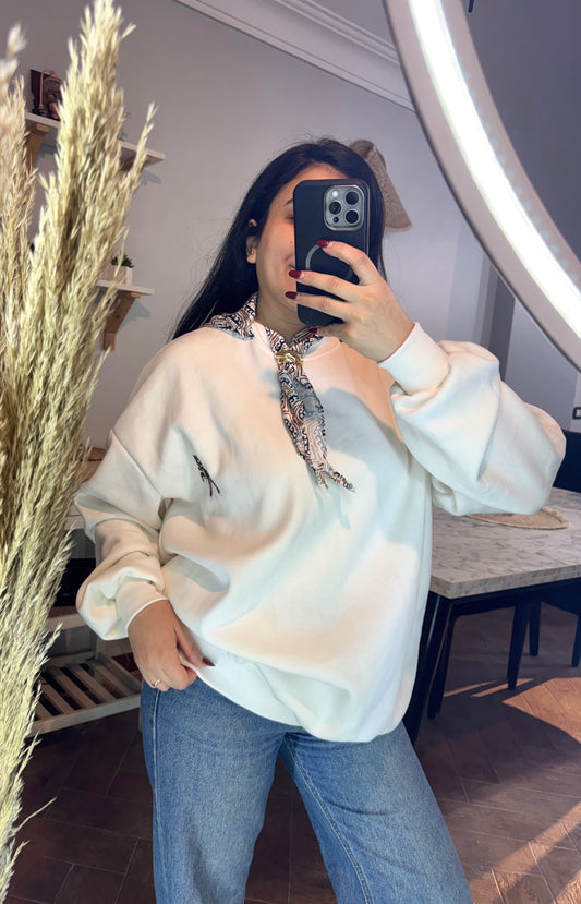 Sweatshirt With scarf L-1